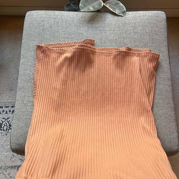 Ribbed Midi Wrap Skirt with Tortoise shell belt detailing , Size: M - Picture 8 of 16